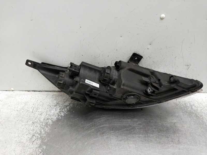 Recambio de faro izquierdo para kia sportage referencia OEM IAM 921013U250  