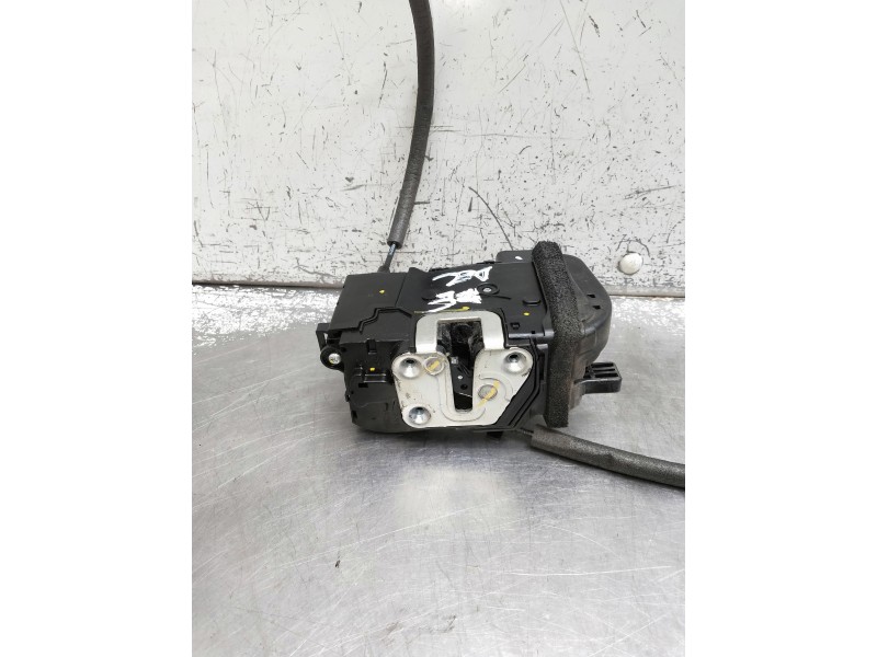 Recambio de motor cierre centralizado delantero derecho para kia sportage referencia OEM IAM 813203U010  5P