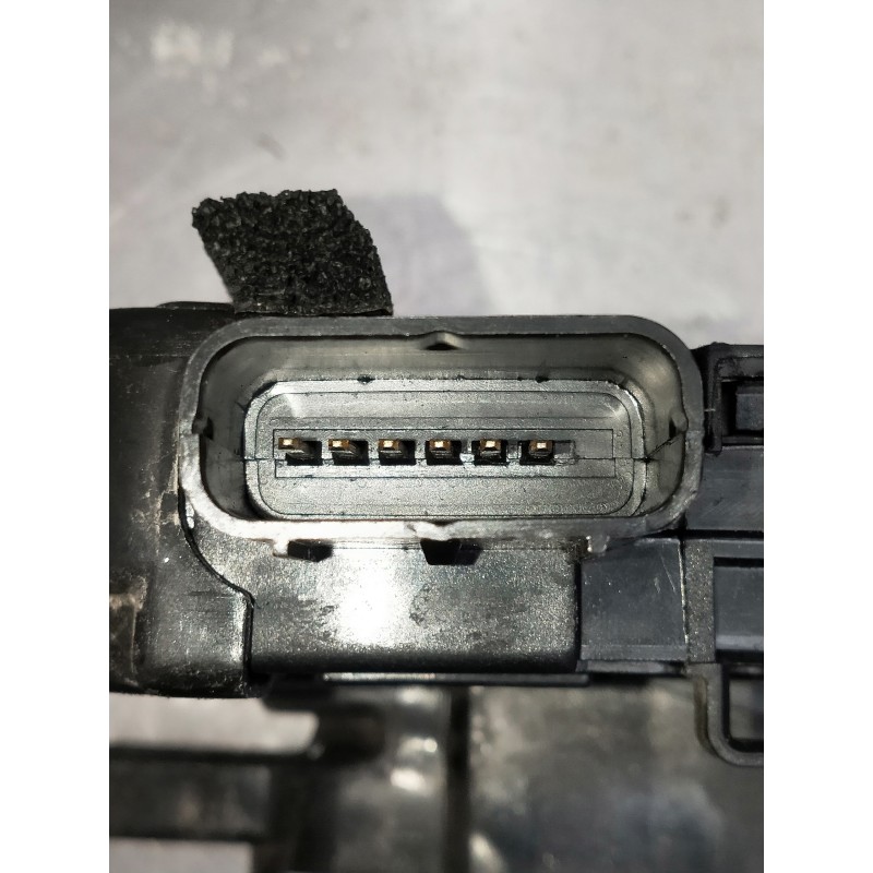 Recambio de motor cierre centralizado delantero derecho para kia sportage referencia OEM IAM 813203U010  5P