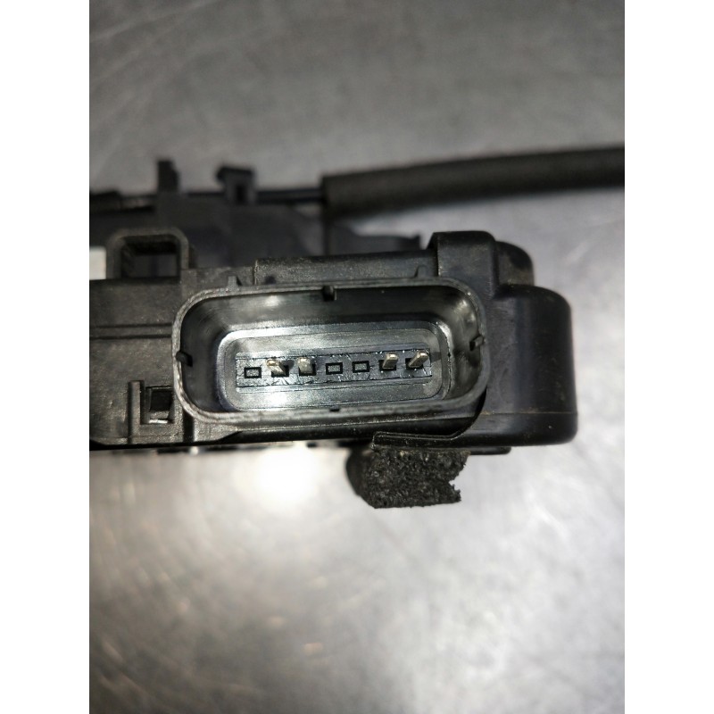 Recambio de motor cierre centralizado trasero derecho para kia sportage referencia OEM IAM 814203U000  5P