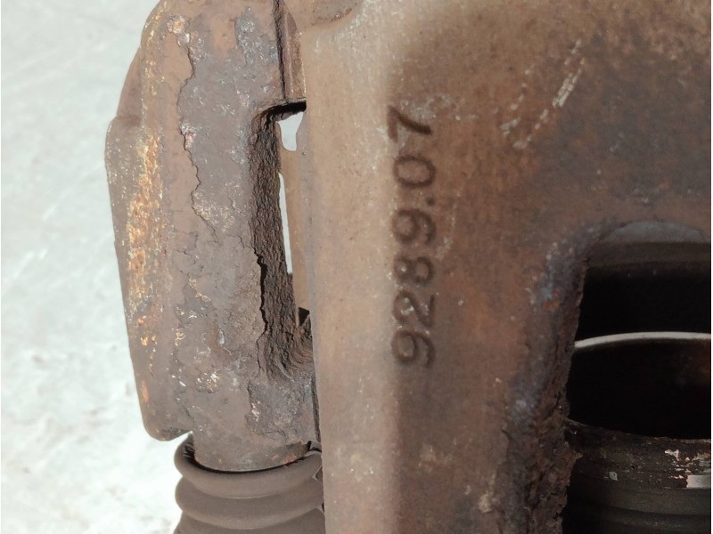 Recambio de pinza freno delantera derecha para mercedes sprinterii caja cerrada (desde 01.06) referencia OEM IAM 928907  