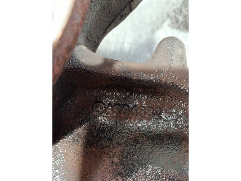 Recambio de mangueta delantera derecha para mercedes sprinterii caja cerrada (desde 01.06) referencia OEM IAM A906332  