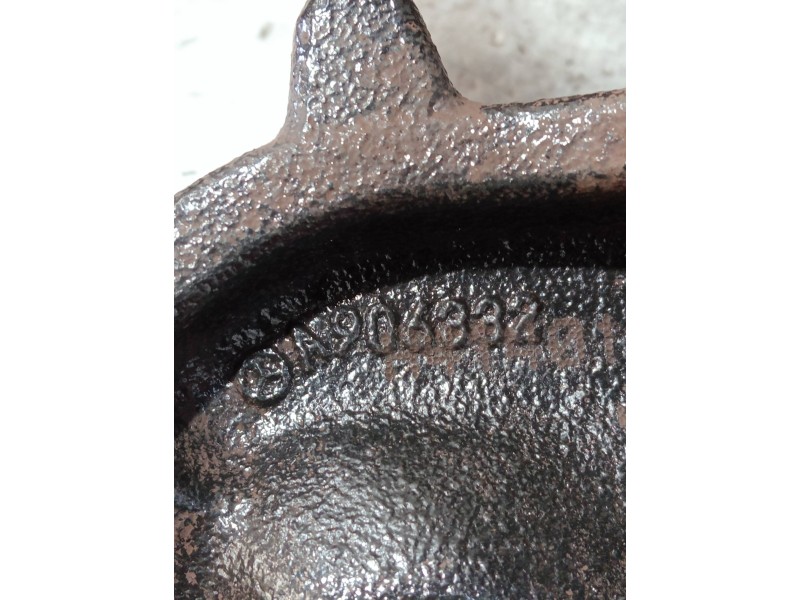 Recambio de mangueta delantera izquierda para mercedes sprinterii caja cerrada (desde 01.06) referencia OEM IAM A906332  