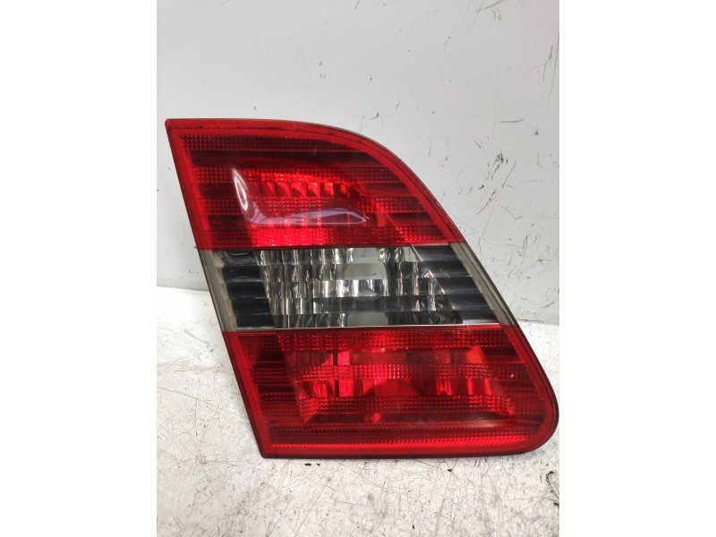 Recambio de piloto trasero izquierdo interior para mercedes clase b (w245) referencia OEM IAM A1698201564  