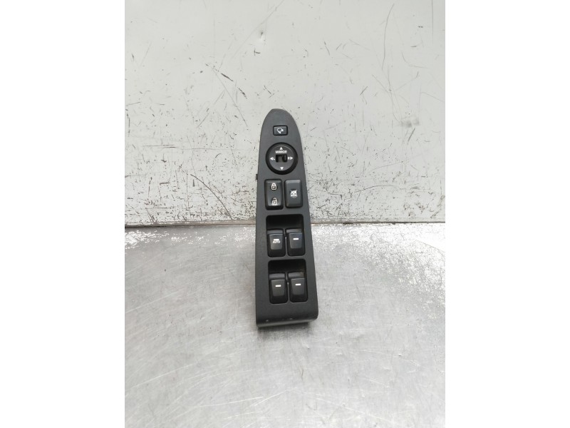 Recambio de mando elevalunas delantero izquierdo para kia sportage referencia OEM IAM 935703W400WK  5P