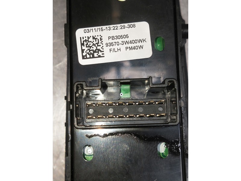 Recambio de mando elevalunas delantero izquierdo para kia sportage referencia OEM IAM 935703W400WK  5P