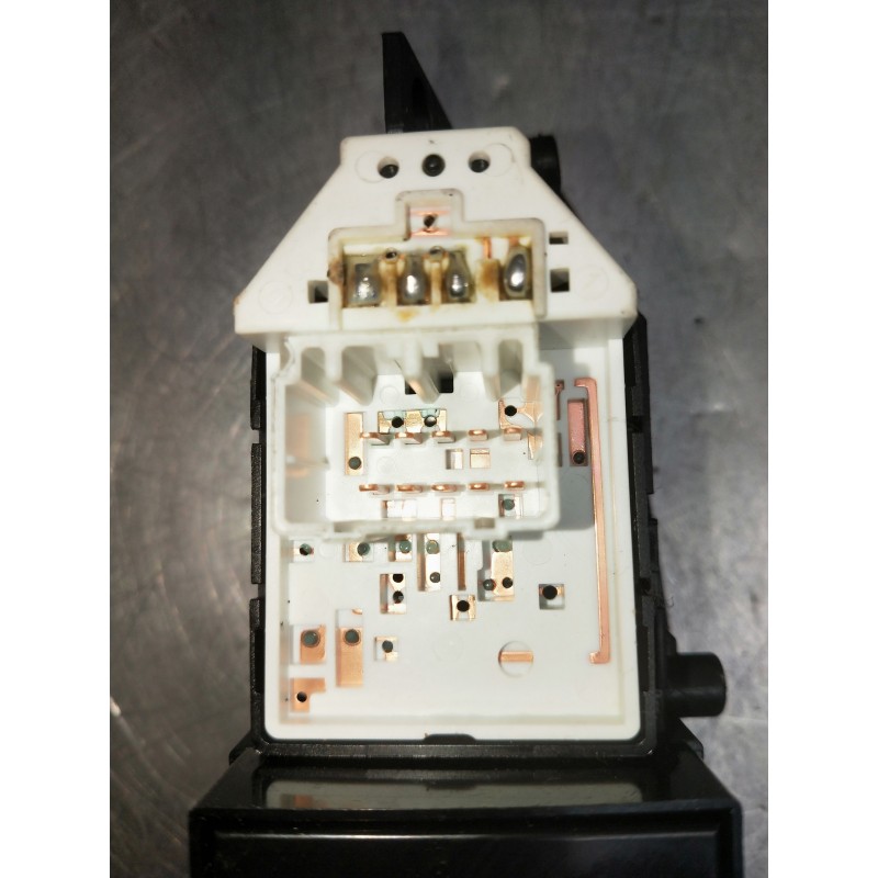 Recambio de mando elevalunas delantero izquierdo para kia sportage referencia OEM IAM 935703W400WK  5P