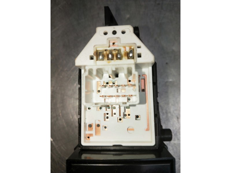 Recambio de mando elevalunas delantero izquierdo para kia sportage referencia OEM IAM 935703W400WK  5P