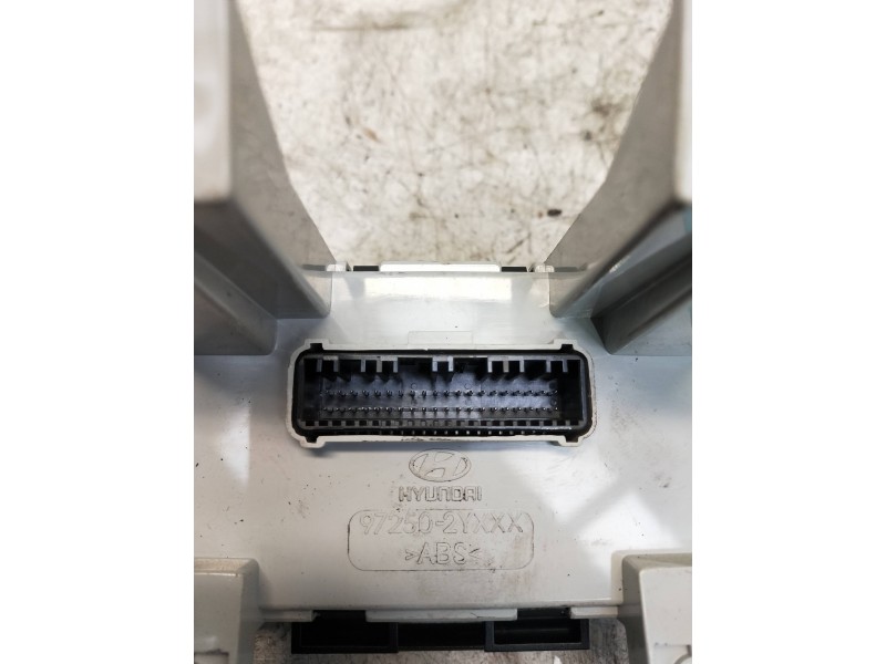 Recambio de mando calefaccion / aire acondicionado para hyundai ix35 referencia OEM IAM 972502Y301  