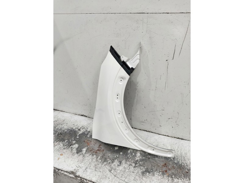 Recambio de aleta delantera derecha para citroen c4 cactus referencia OEM IAM   