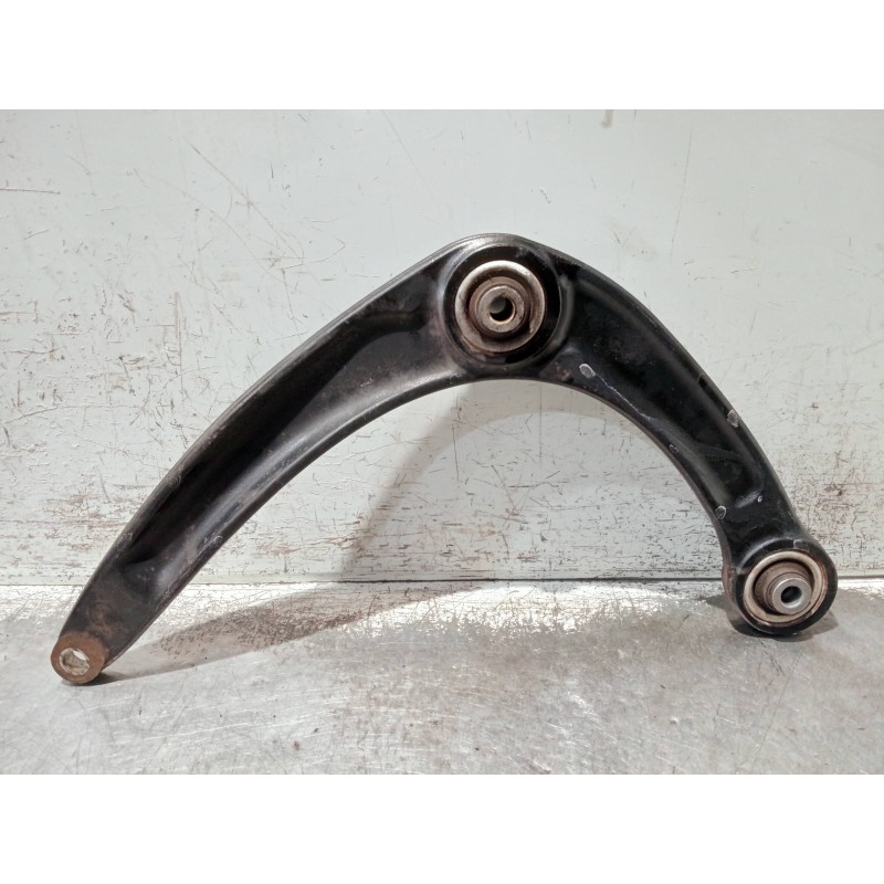 Recambio de brazo suspension inferior delantero derecho para peugeot 5008 referencia OEM IAM 823214 7ATGM2 