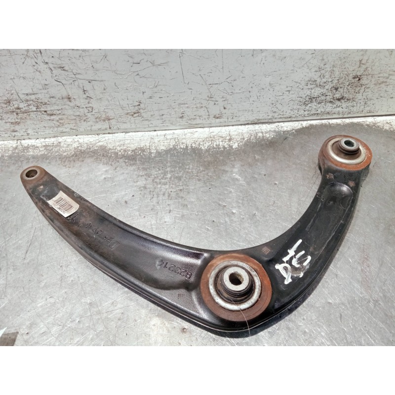 Recambio de brazo suspension inferior delantero derecho para peugeot 5008 referencia OEM IAM 823214 7ATGM2 