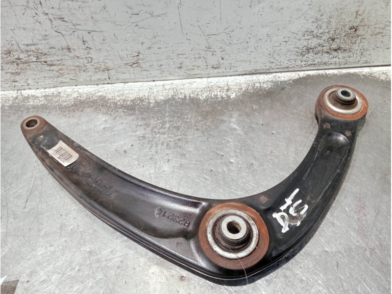 Recambio de brazo suspension inferior delantero derecho para peugeot 5008 referencia OEM IAM 823214 7ATGM2 