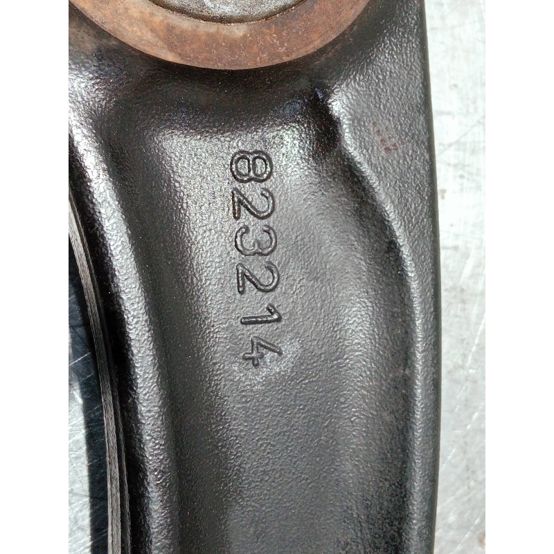 Recambio de brazo suspension inferior delantero derecho para peugeot 5008 referencia OEM IAM 823214 7ATGM2 