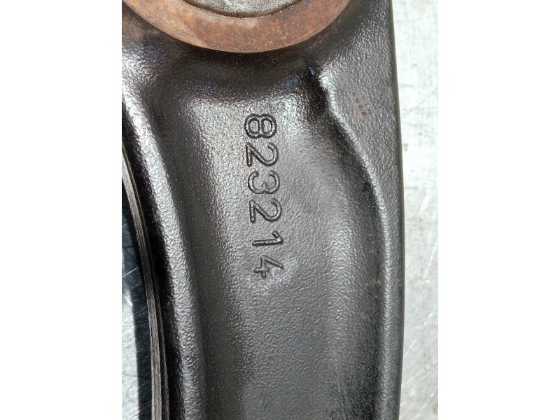 Recambio de brazo suspension inferior delantero derecho para peugeot 5008 referencia OEM IAM 823214 7ATGM2 