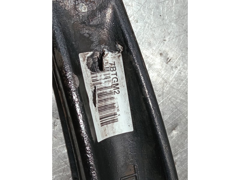 Recambio de brazo suspension inferior delantero izquierdo para peugeot 5008 referencia OEM IAM 833548 7BTGM2 