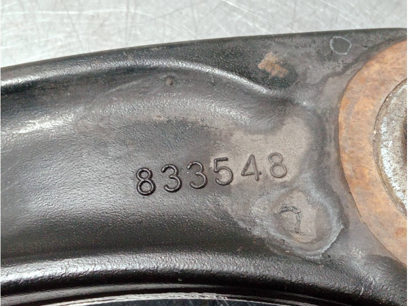 Recambio de brazo suspension inferior delantero izquierdo para peugeot 5008 referencia OEM IAM 833548 7BTGM2 