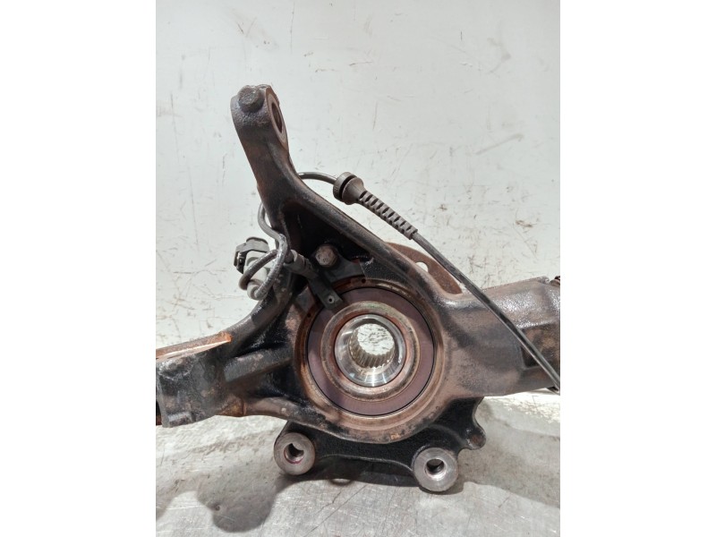 Recambio de mangueta delantera derecha para peugeot 5008 referencia OEM IAM   