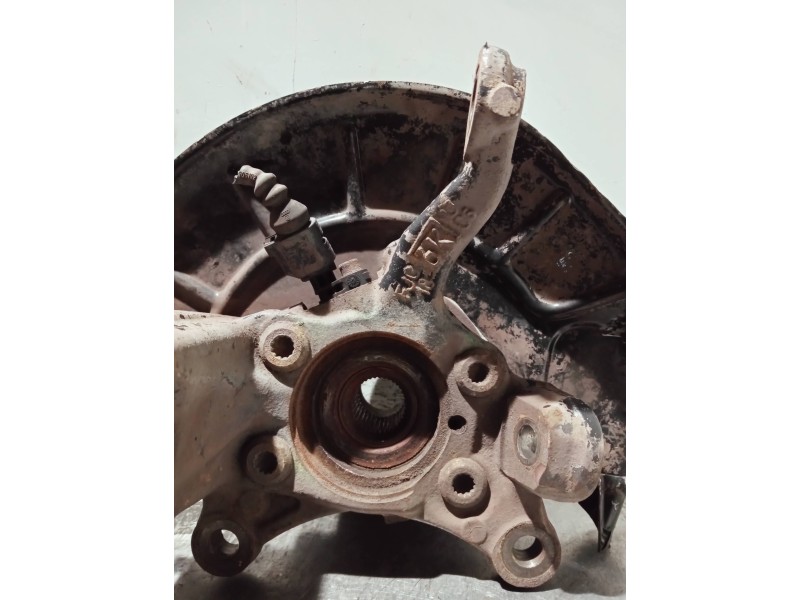 Recambio de mangueta delantera derecha para volkswagen caddy ka/kb (2k) referencia OEM IAM 1K0615312F  