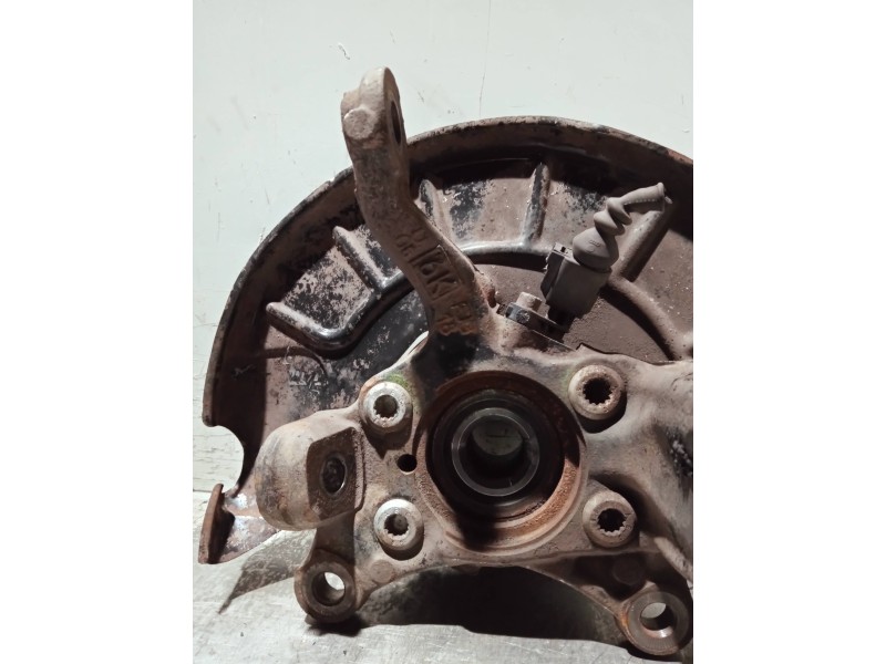 Recambio de mangueta delantera izquierda para volkswagen caddy ka/kb (2k) referencia OEM IAM 1K0615311F  