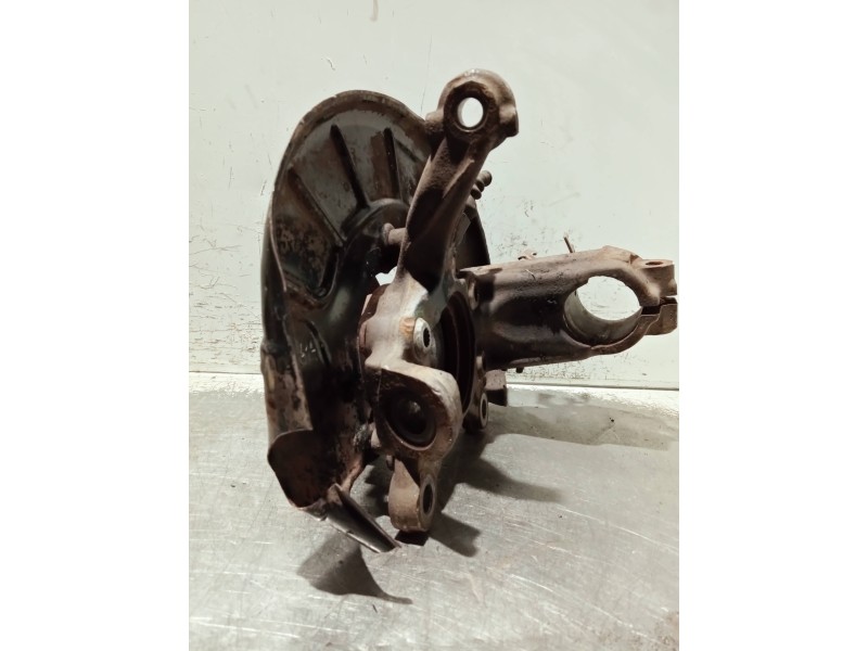 Recambio de mangueta delantera izquierda para volkswagen caddy ka/kb (2k) referencia OEM IAM 1K0615311F  