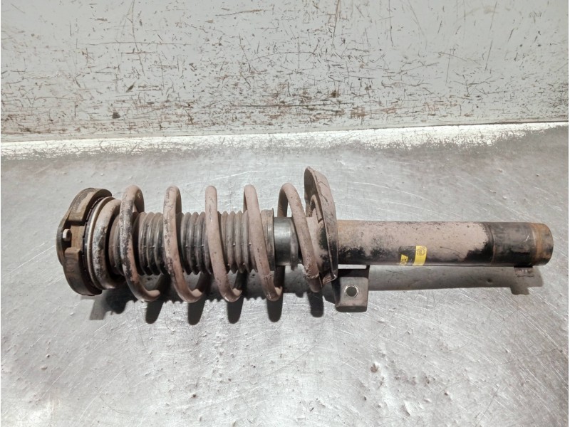 Recambio de amortiguador delantero derecho para volkswagen caddy ka/kb (2k) referencia OEM IAM G8006  