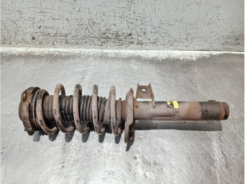 Recambio de amortiguador delantero izquierdo para volkswagen caddy ka/kb (2k) referencia OEM IAM G8006  