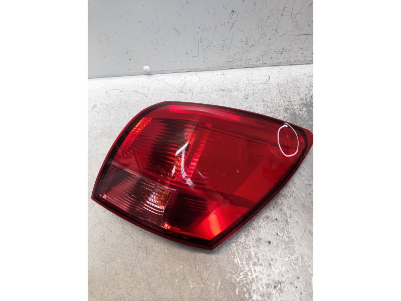 Recambio de piloto trasero derecho para nissan qashqai (j10) referencia OEM IAM   