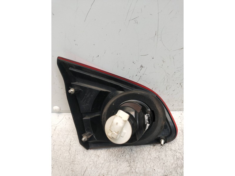Recambio de piloto trasero derecho interior para nissan qashqai (j10) referencia OEM IAM 89071064  