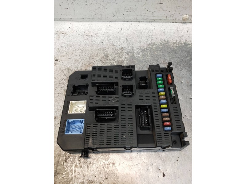 Recambio de caja reles / fusibles para citroen c4 coupe referencia OEM IAM 9659285680  