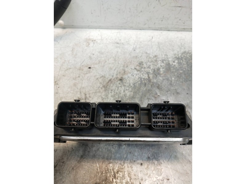 Recambio de centralita motor uce para citroen c4 coupe referencia OEM IAM 9661204380 EDC16C34 