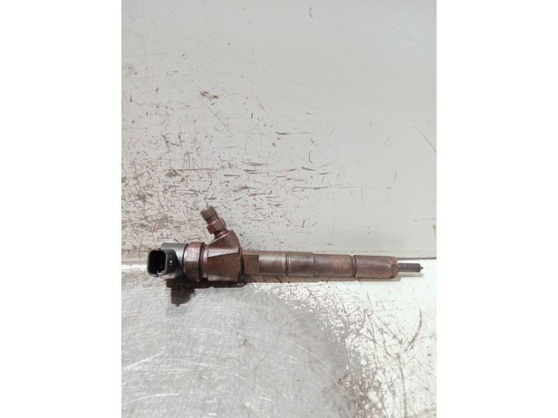 Recambio de inyector para alfa romeo gt (125) referencia OEM IAM 0986435104 BOSCH 