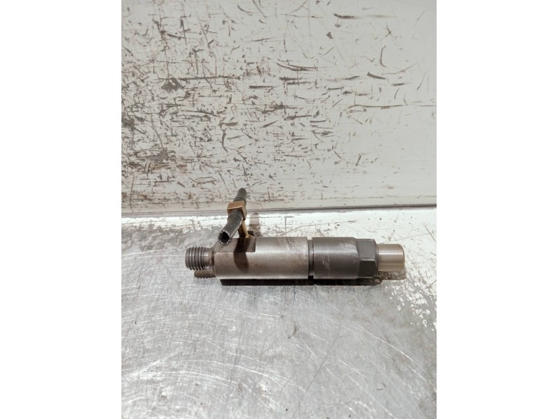 Recambio de inyector para opel movano 2.5 diesel (s8u-772 / l93) referencia OEM IAM KEB58S8 BOSCH 