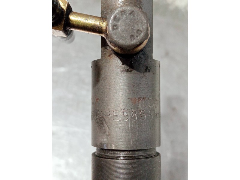 Recambio de inyector para opel movano 2.5 diesel (s8u-772 / l93) referencia OEM IAM KEB58S8 BOSCH 
