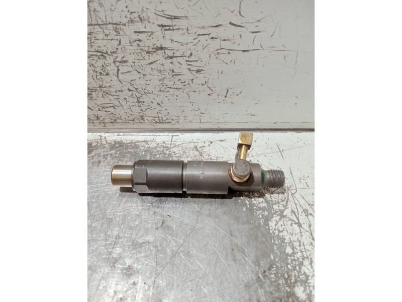 Recambio de inyector para opel movano 2.5 diesel (s8u-772 / l93) referencia OEM IAM KEB58S8 BOSCH 