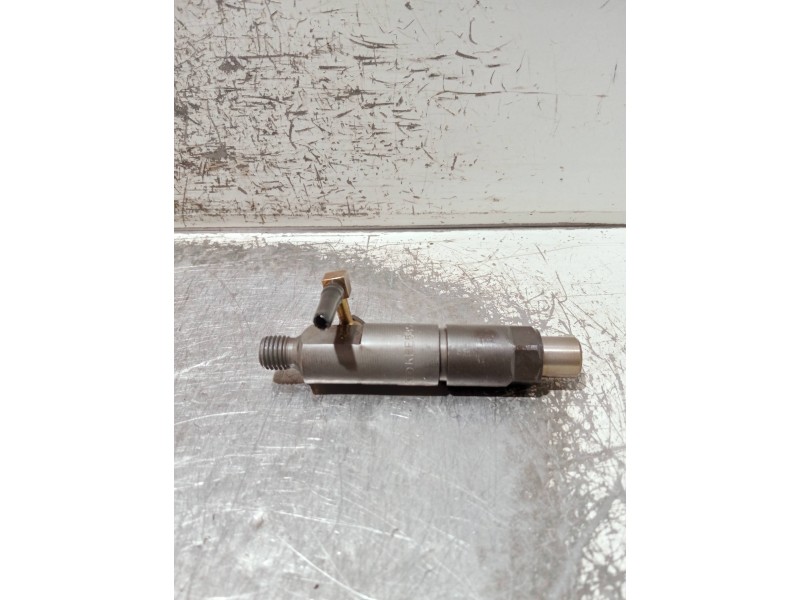 Recambio de inyector para opel movano 2.5 diesel (s8u-772 / l93) referencia OEM IAM KEB58S8 BOSCH 