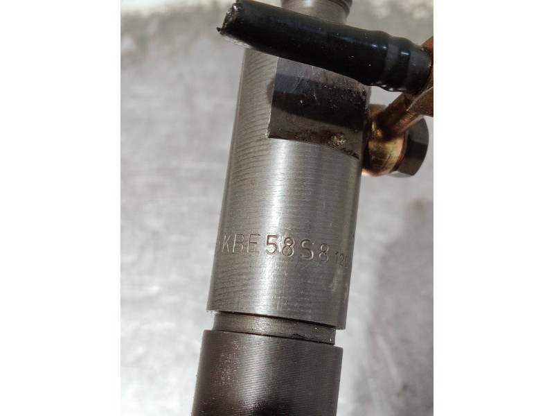 Recambio de inyector para opel movano 2.5 diesel (s8u-772 / l93) referencia OEM IAM KEB58S8 BOSCH 
