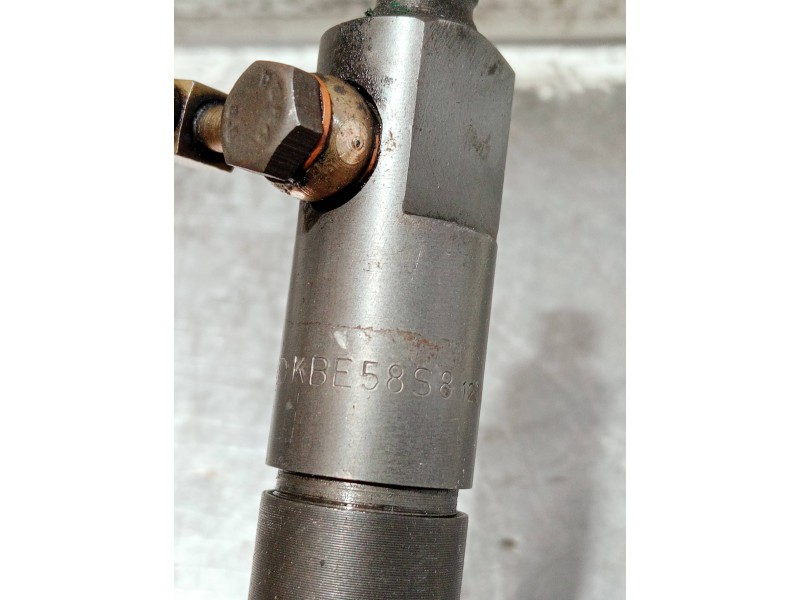 Recambio de inyector para opel movano 2.5 diesel (s8u-772 / l93) referencia OEM IAM KEB58S8 BOSCH 