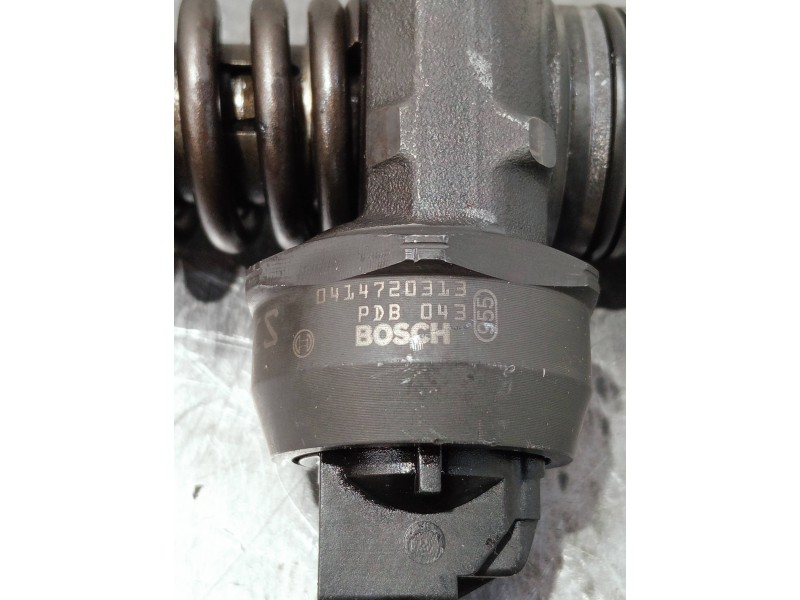 Recambio de inyector para volkswagen caddy ka/kb (2k) referencia OEM IAM 038130073BN 0414720313 BOSCH