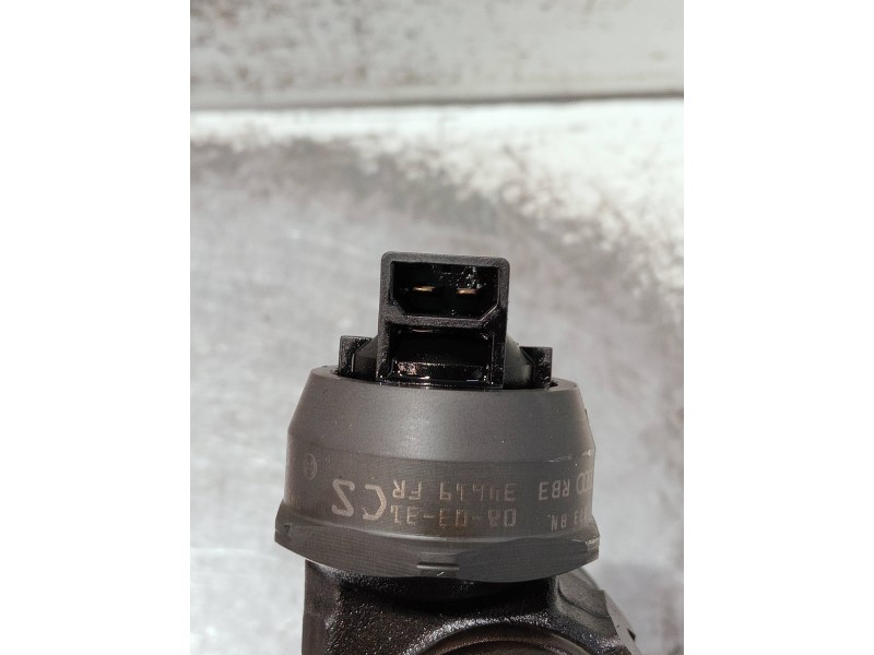 Recambio de inyector para volkswagen caddy ka/kb (2k) referencia OEM IAM 038130073BN 0414720313 BOSCH