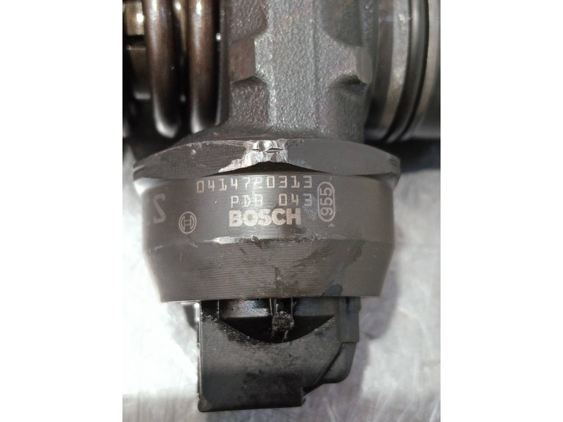 Recambio de inyector para volkswagen caddy ka/kb (2k) referencia OEM IAM 038130073BN 0414720313 BOSCH