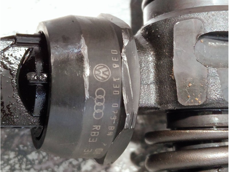 Recambio de inyector para volkswagen caddy ka/kb (2k) referencia OEM IAM 038130073BN 0414720313 BOSCH