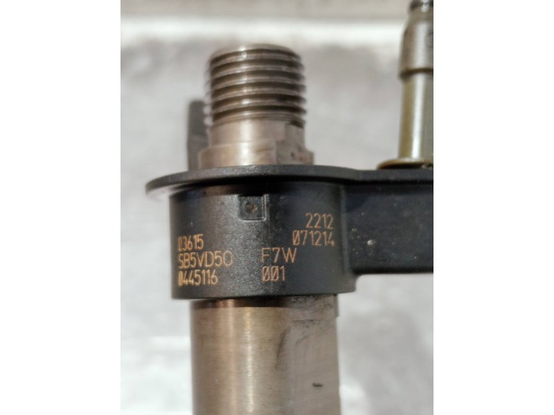 Recambio de inyector para bmw serie 3 coupe (e92) referencia OEM IAM 779787705 0445116001 BOSCH