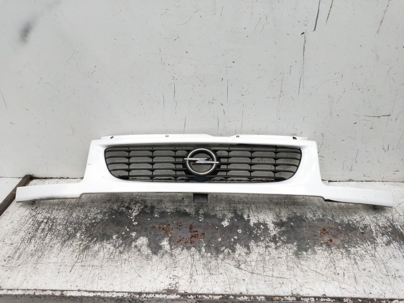 Recambio de rejilla delantera para opel movano 2.5 diesel (s8u-772 / l93) referencia OEM IAM   