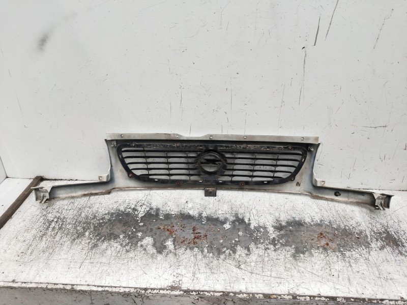 Recambio de rejilla delantera para opel movano 2.5 diesel (s8u-772 / l93) referencia OEM IAM   