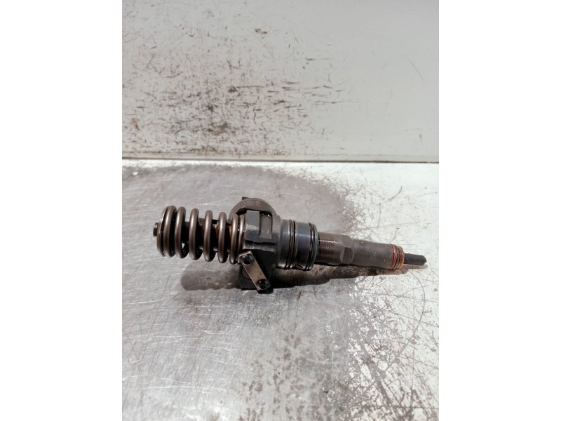 Recambio de inyector para audi a4 avant (8e) referencia OEM IAM 038130073AR 0414720214 BOSCH