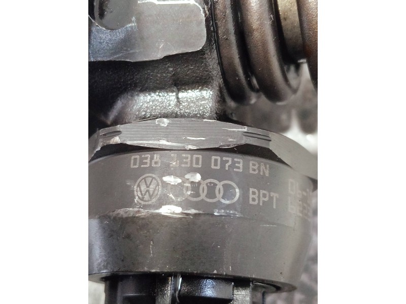 Recambio de inyector para volkswagen caddy ka/kb (2k) referencia OEM IAM 038130073BN 0414720313 BOSCH
