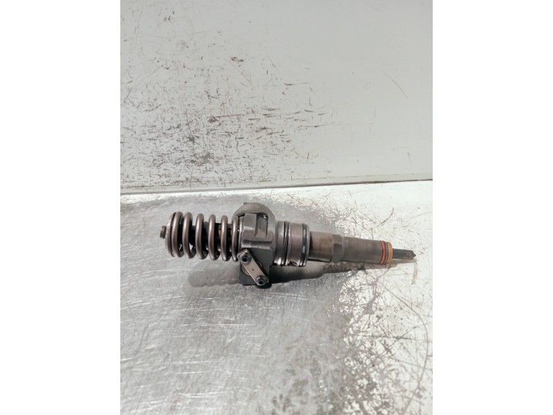 Recambio de inyector para volkswagen caddy ka/kb (2k) referencia OEM IAM 038130073BN 0414720313 BOSCH