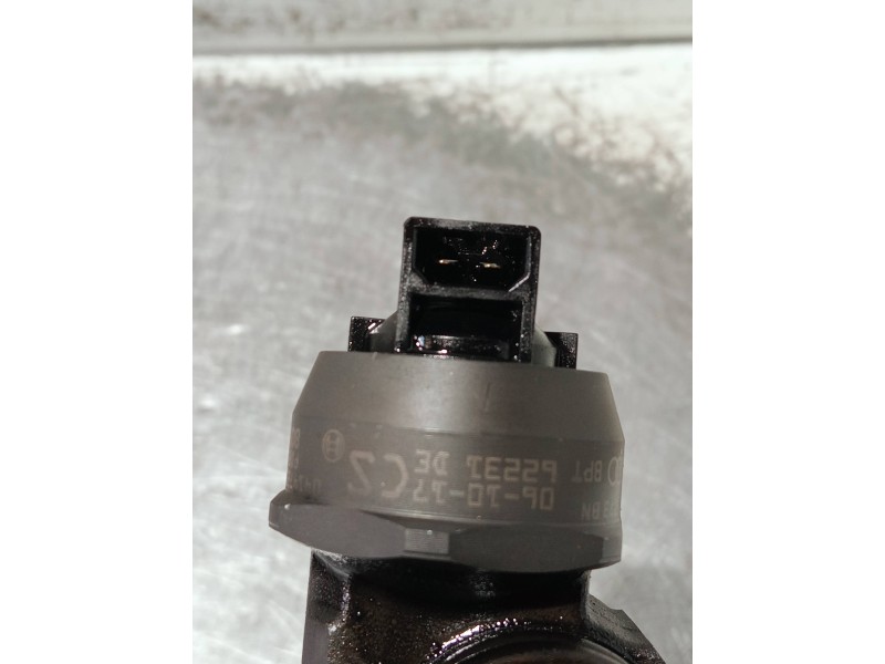 Recambio de inyector para volkswagen caddy ka/kb (2k) referencia OEM IAM 038130073BN 0414720313 BOSCH