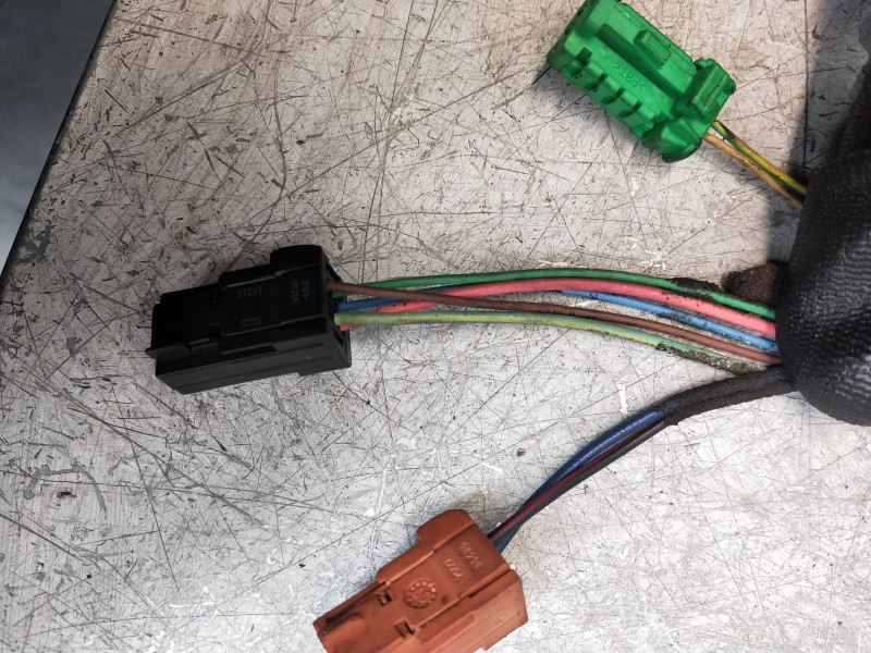 Recambio de retrovisor izquierdo para citroen c4 coupe referencia OEM IAM   ELECTRICO